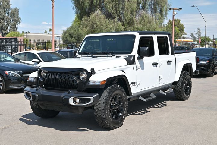 WHITE, 2020 JEEP GLADIATOR Image 