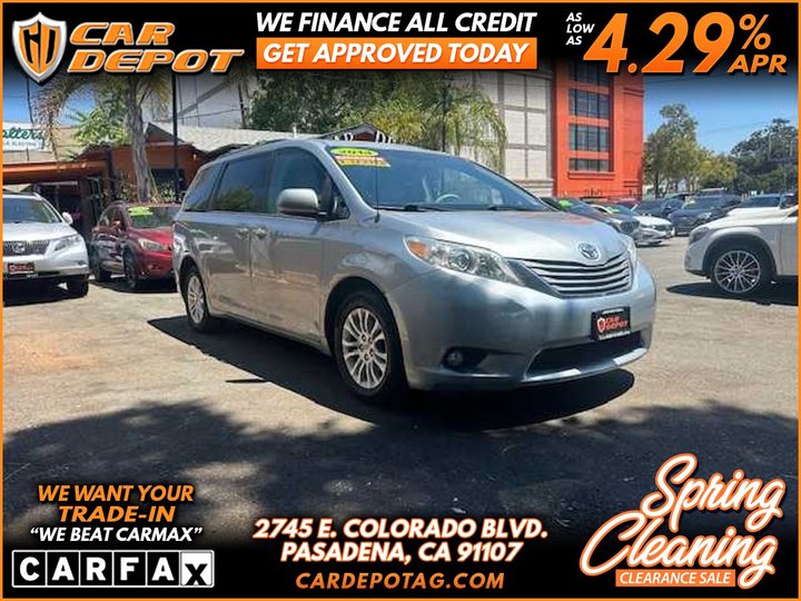 2014 TOYOTA SIENNA for sale in PASADENA