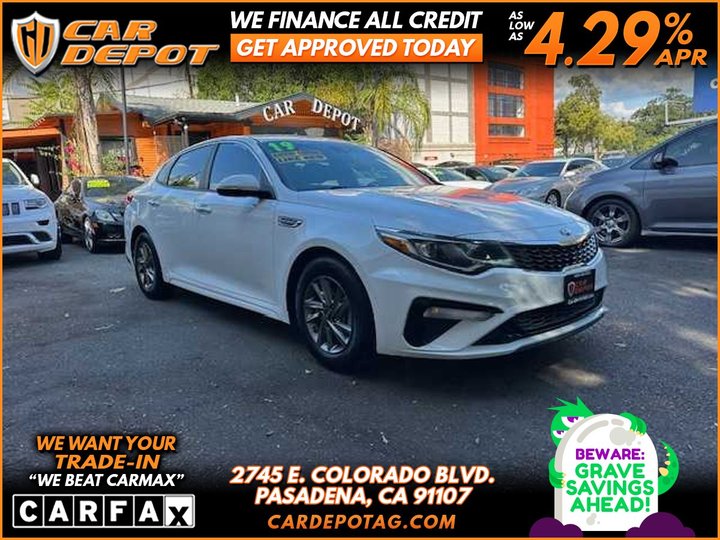 2019 Kia Optima LX's photo