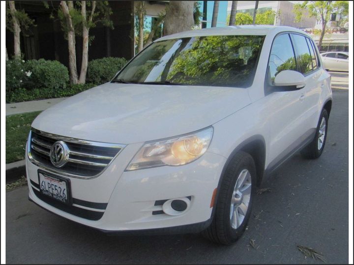 2010 Volkswagen Tiguan S's photo
