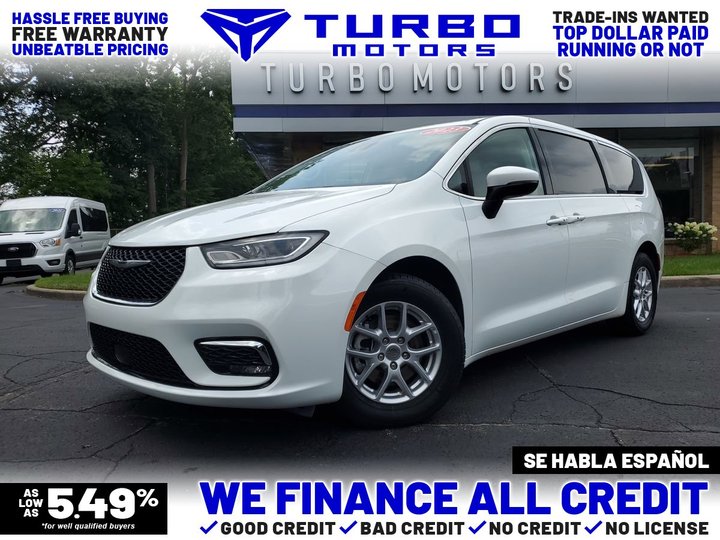 WHITE, 2023 CHRYSLER PACIFICA Image 