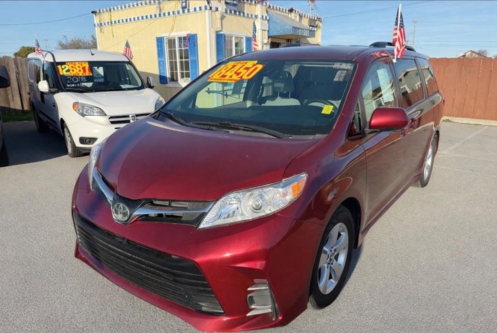 2018 TOYOTA SIENNA for sale in SALINAS