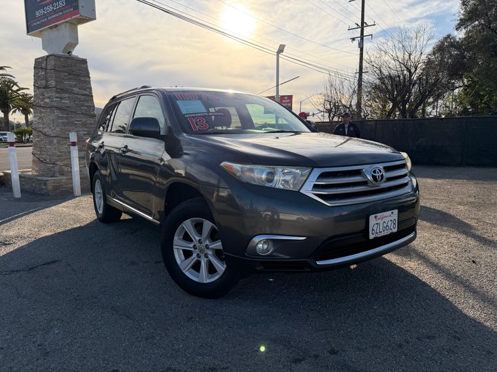 2013 TOYOTA HIGHLANDER for sale in BLOOMINGTON