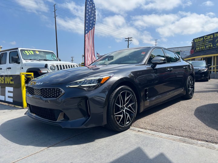 2022 Kia Stinger GT-Line's photo