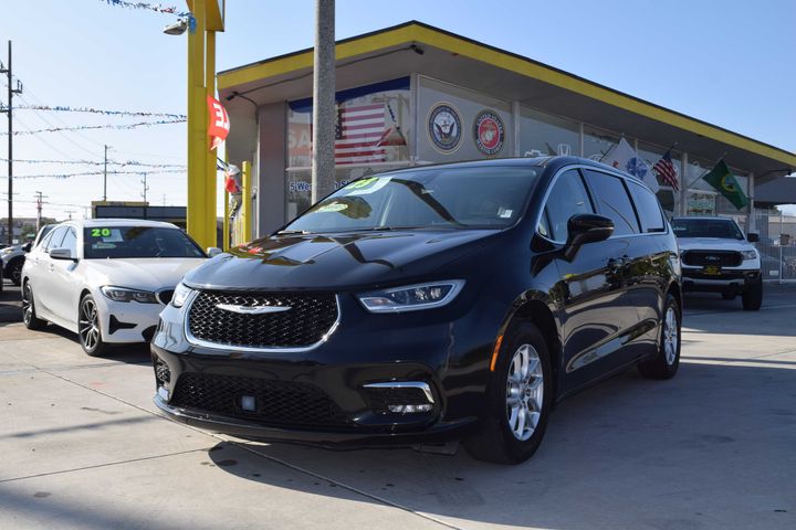 2023 Chrysler Pacifica Touring L