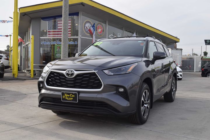 2022 TOYOTA HIGHLANDER for sale in NATIONAL CITY