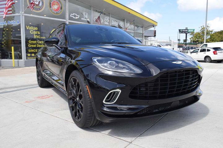 2021 Aston Martin DBX