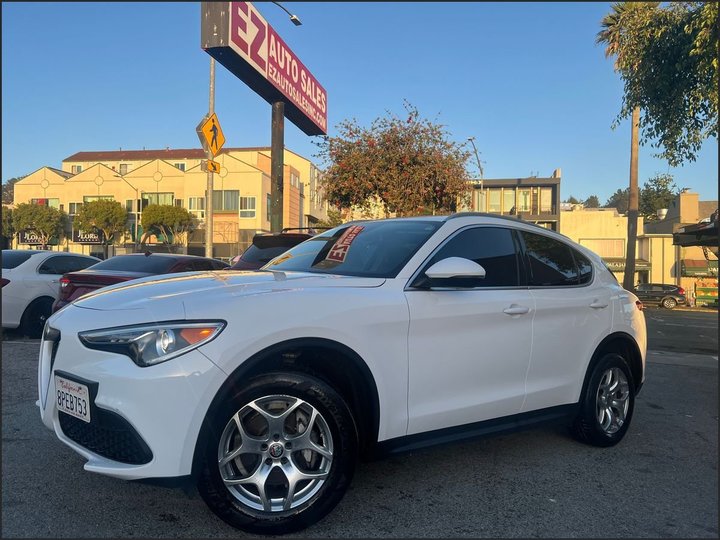 WHITE, 2019 ALFA ROMEO STELVIO Image 