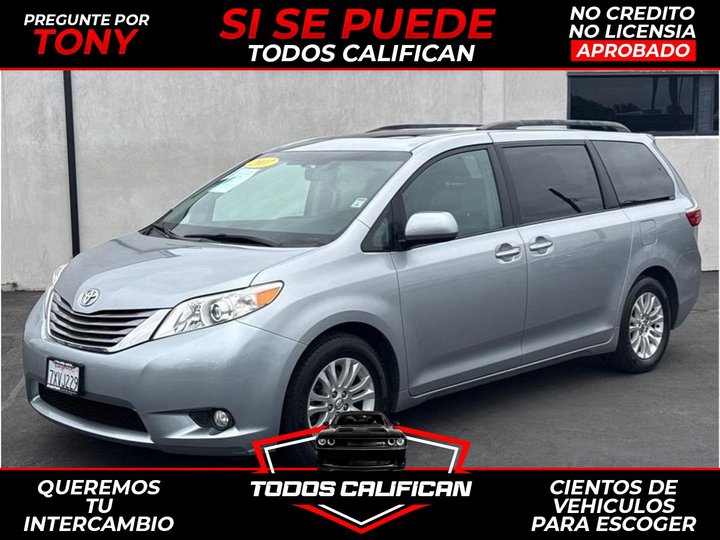 2017 TOYOTA SIENNA for sale in GARDEN GROVE