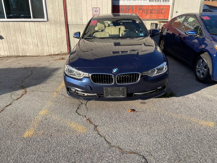 2018 BMW 3 Series 330i's photo