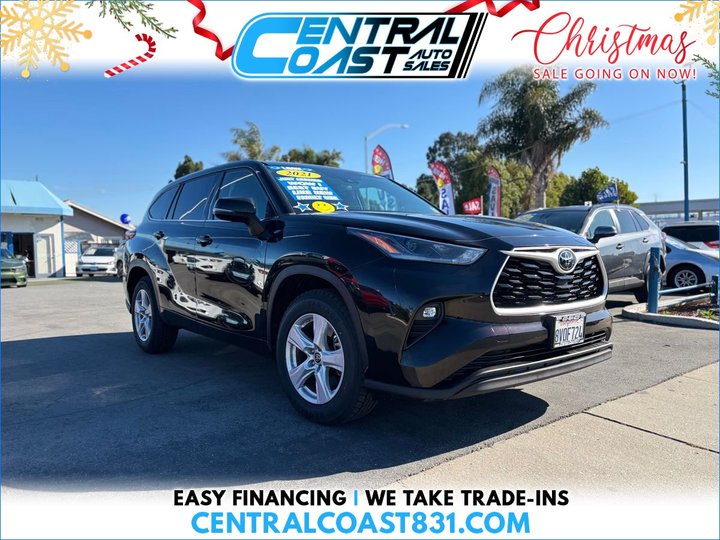 2021 Toyota Highlander LE's photo