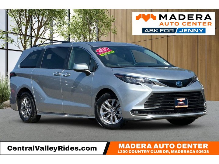 2025 TOYOTA SIENNA for sale in Chowchilla