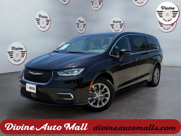 2024 CHRYSLER PACIFICA for sale in FONTANA