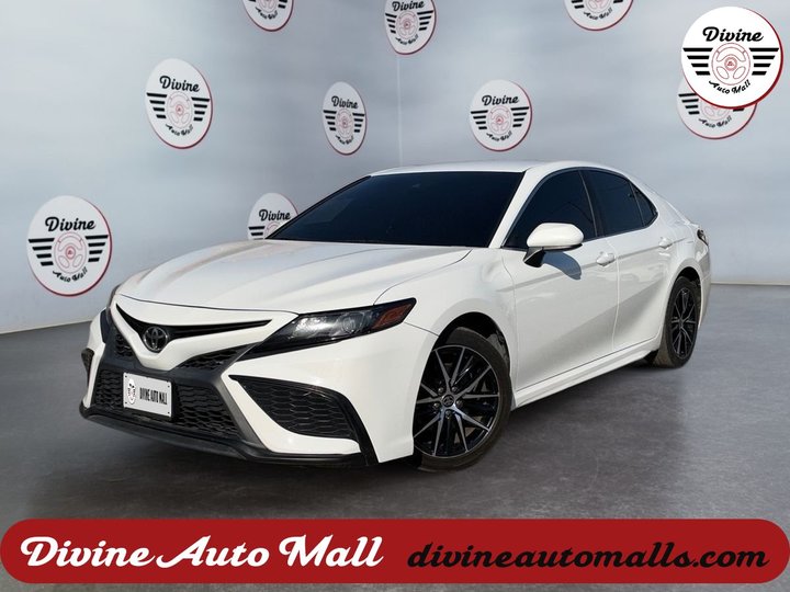 2021 TOYOTA CAMRY for sale in FONTANA