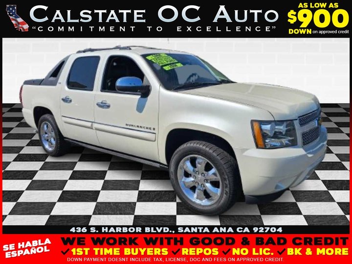 WHITE, 2008 CHEVROLET AVALANCHE Image 