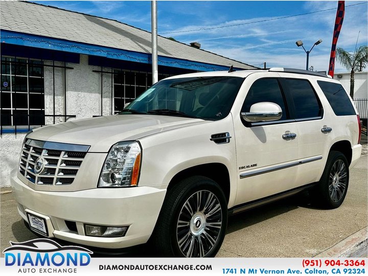 2011 CADILLAC ESCALADE for sale in COLTON