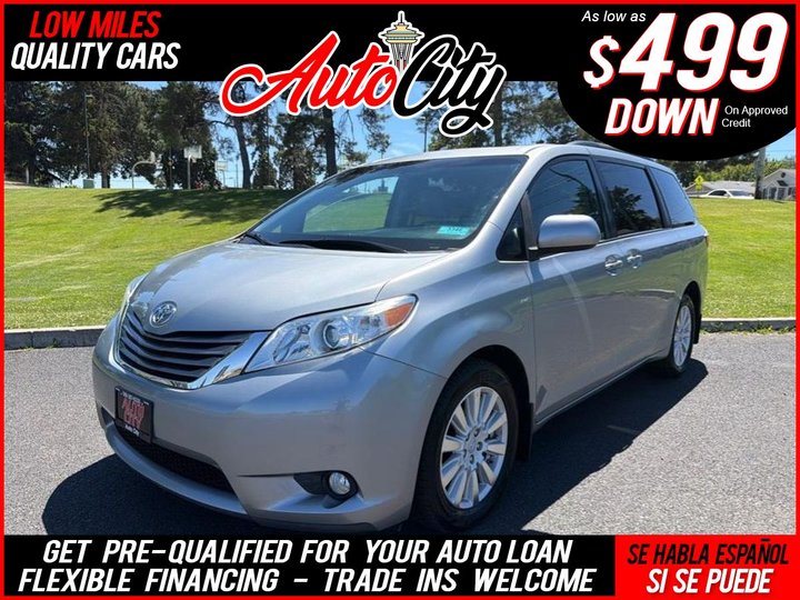 2017 TOYOTA SIENNA for sale in YAKIMA