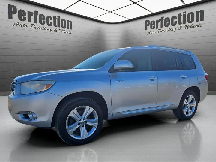 2009 TOYOTA HIGHLANDER for sale in BLOOMINGTON