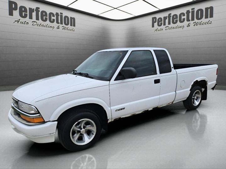 2001 CHEVROLET S-10 for sale in BLOOMINGTON