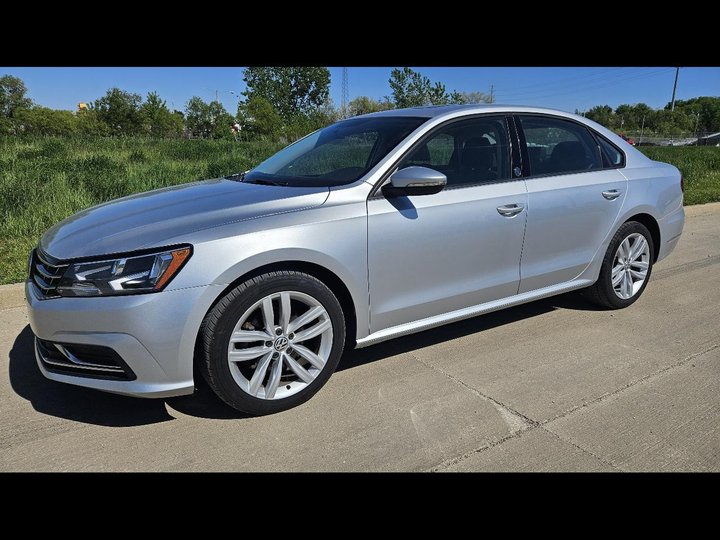 2019 VOLKSWAGEN PASSAT for sale in BLOOMINGTON