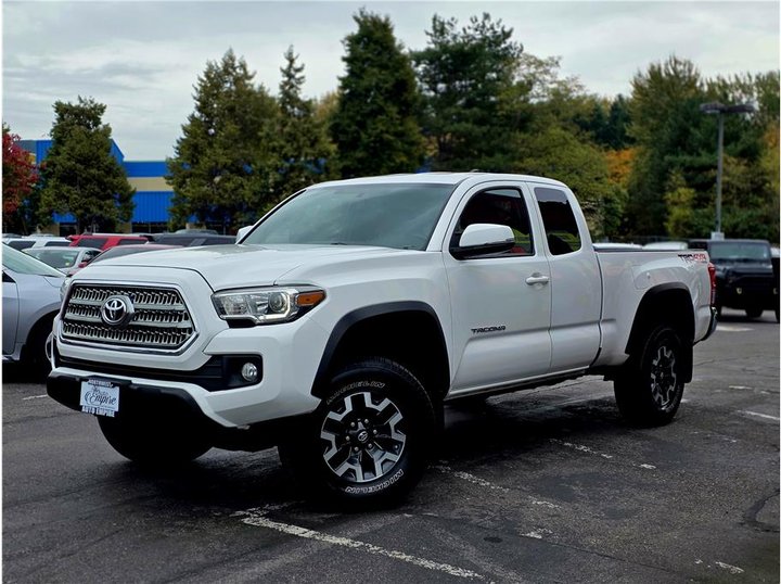 WHITE, 2017 TOYOTA TACOMA ACCESS CAB Image 