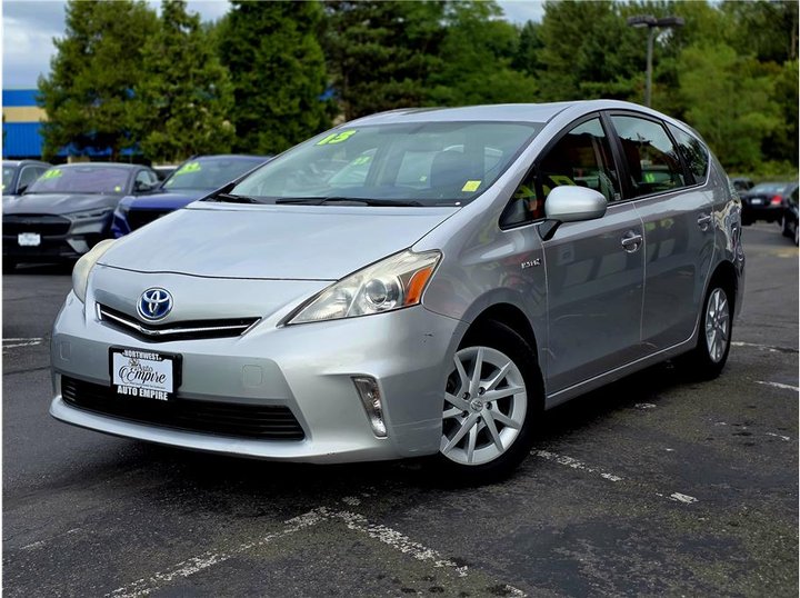 SILVER, 2013 TOYOTA PRIUS V Image 
