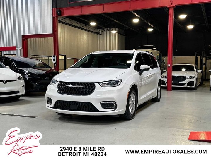 2023 CHRYSLER PACIFICA for sale in DETROIT