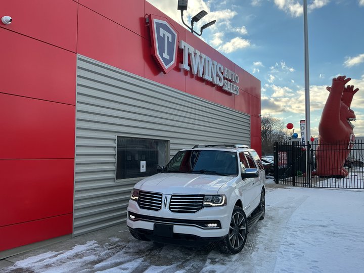 WHITE, 2016 LINCOLN NAVIGATOR Image 