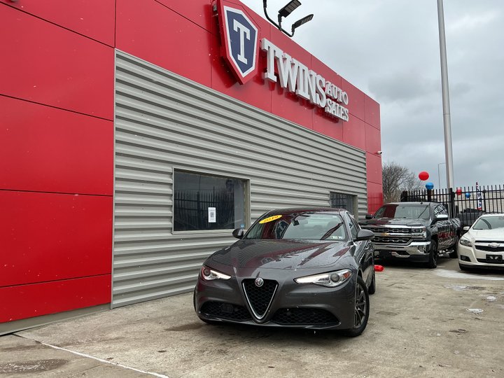 GREY, 2019 ALFA ROMEO GIULIA Image 