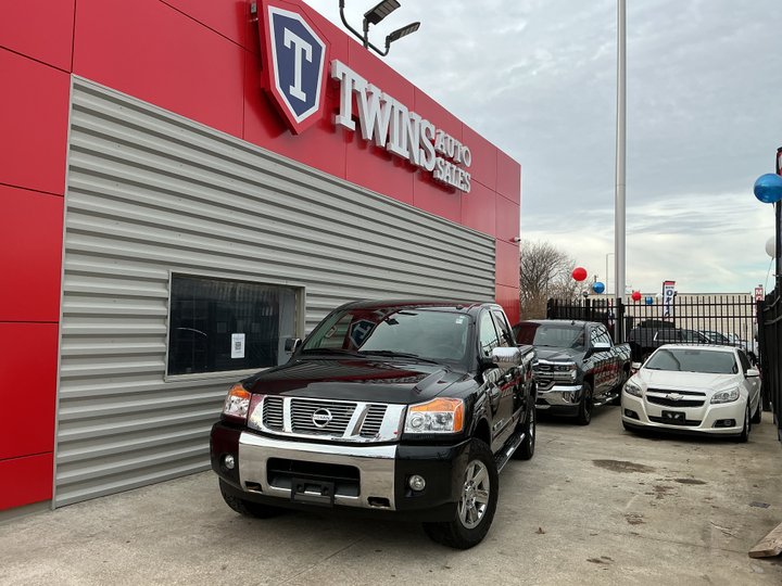 2015 NISSAN TITAN CREW CAB for sale in DETROIT