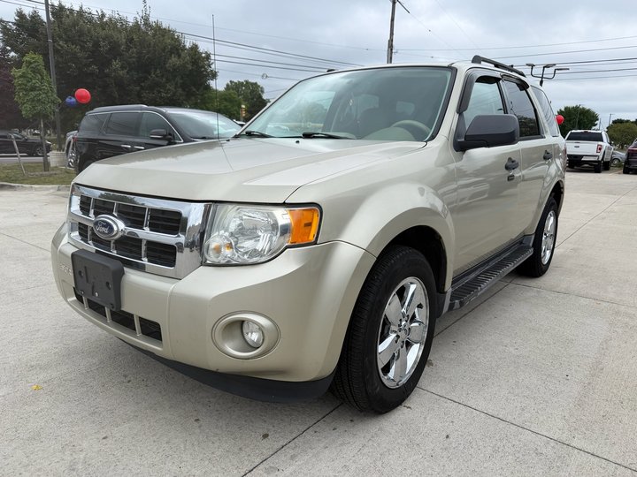 2011 FORD ESCAPE for sale in FARMINGTON HILLS