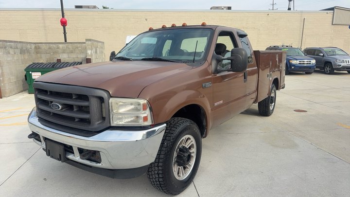 2004 FORD F350 SUPER DUTY SUPER CAB & CHASSIS for sale in FARMINGTON HILLS