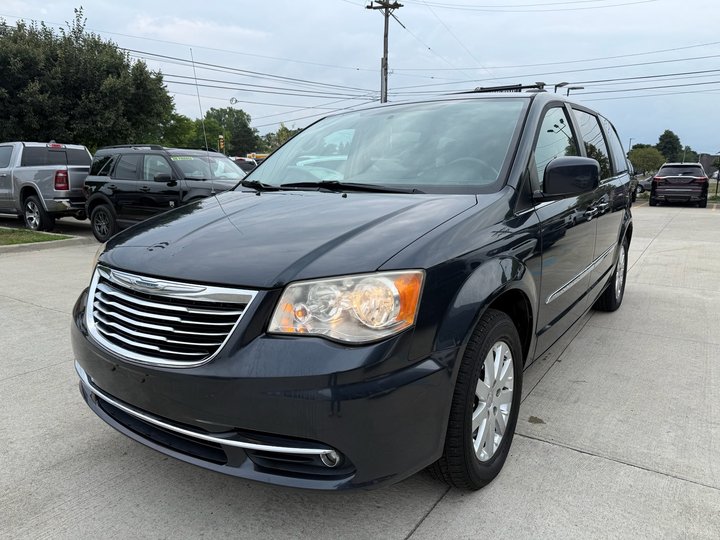 2014 CHRYSLER TOWN & COUNTRY for sale in FARMINGTON HILLS