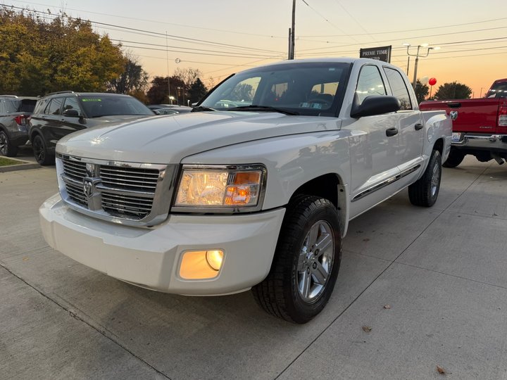 2008 DODGE DAKOTA CREW CAB for sale in FARMINGTON HILLS