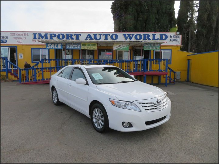 2011 TOYOTA CAMRY XLE for sale in HAYWARD