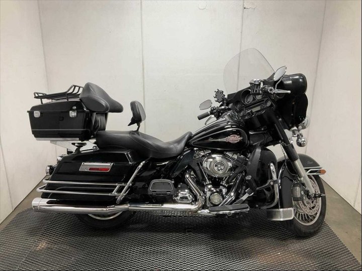 2011 HARLEY-DAVIDSON FLHTCI for sale in STOCKTON