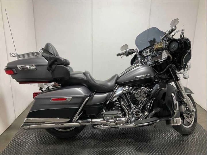 2017 HARLEY-DAVIDSON FLHTK for sale in STOCKTON