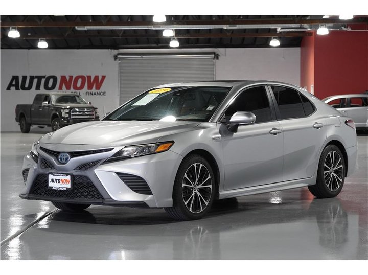 2019 TOYOTA CAMRY HYBRID for sale in INDIO