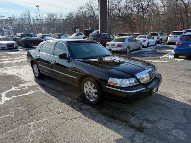 2004 LINCOLN TOWN CAR for sale in CALUMET CITY