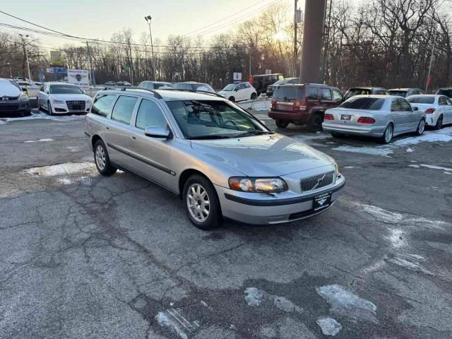 2003 VOLVO V70 for sale in CALUMET CITY