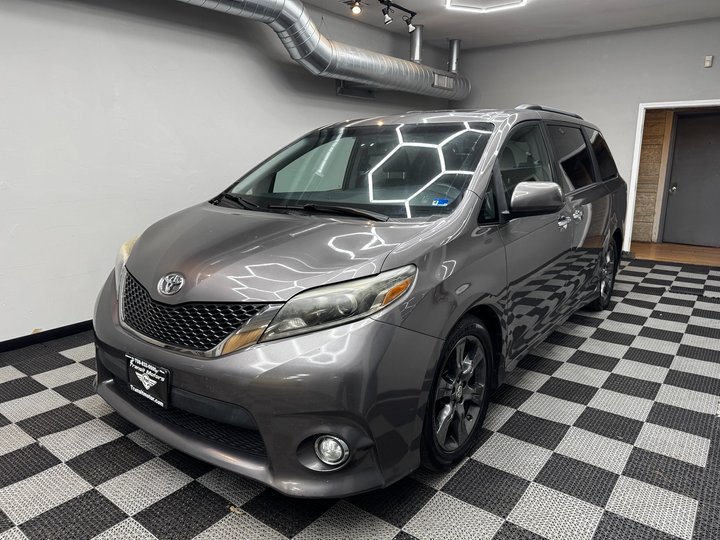 2016 TOYOTA SIENNA for sale in CALUMET CITY