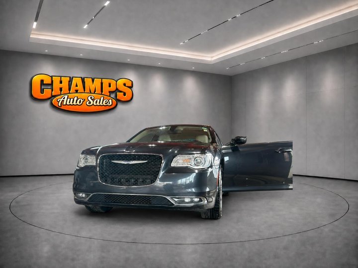 2019 CHRYSLER 300 for sale in DETROIT