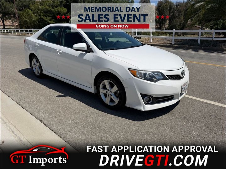 2013 TOYOTA CAMRY for sale in BLOOMINGTON