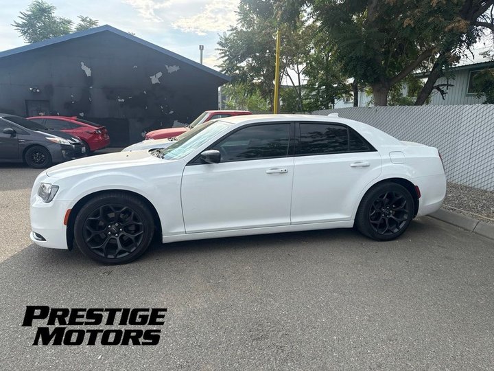 2019 CHRYSLER 300 for sale in PASCO