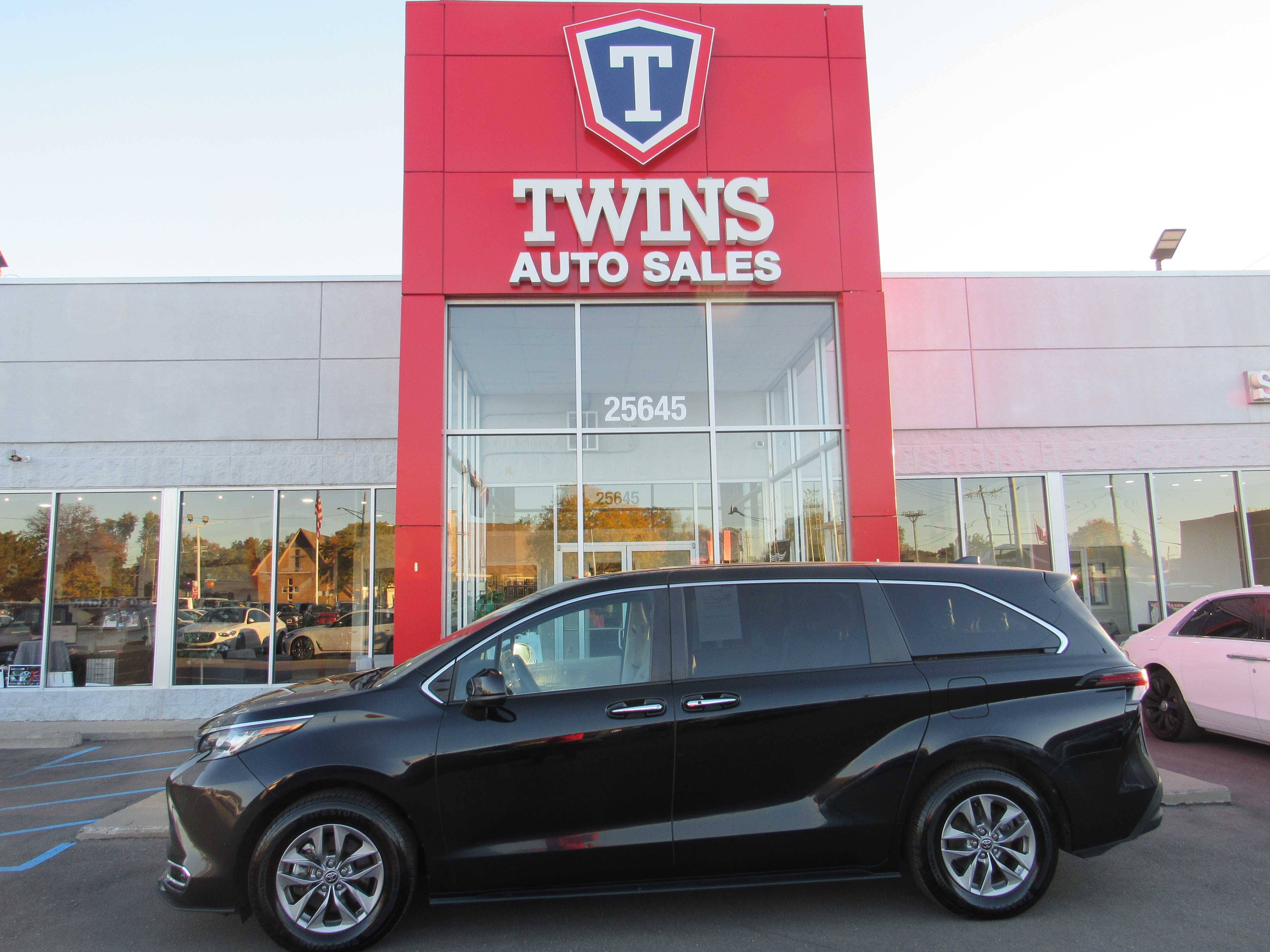 2023 Toyota Sienna XLE