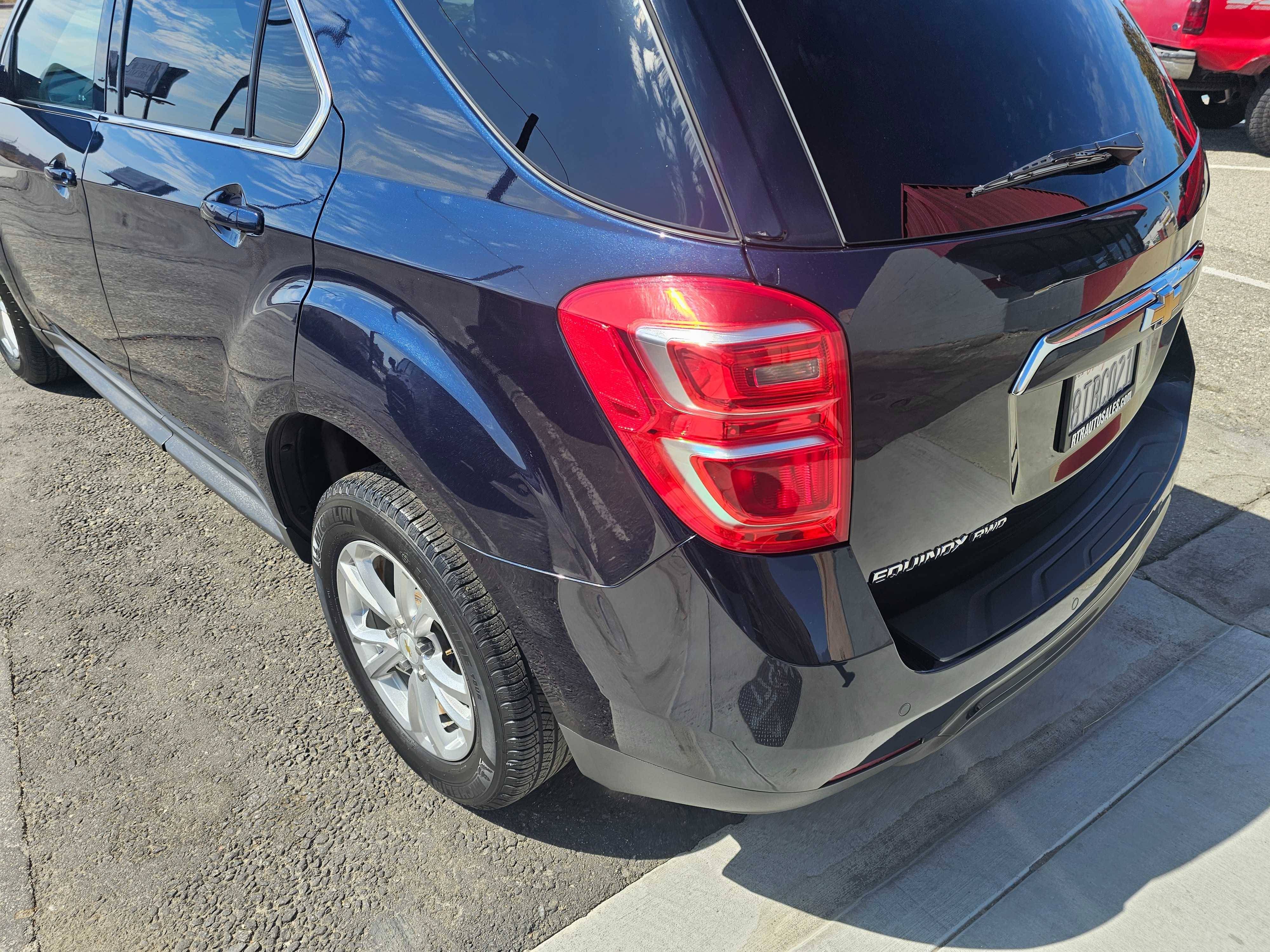 2017 Chevrolet Equinox LT - Photo 9