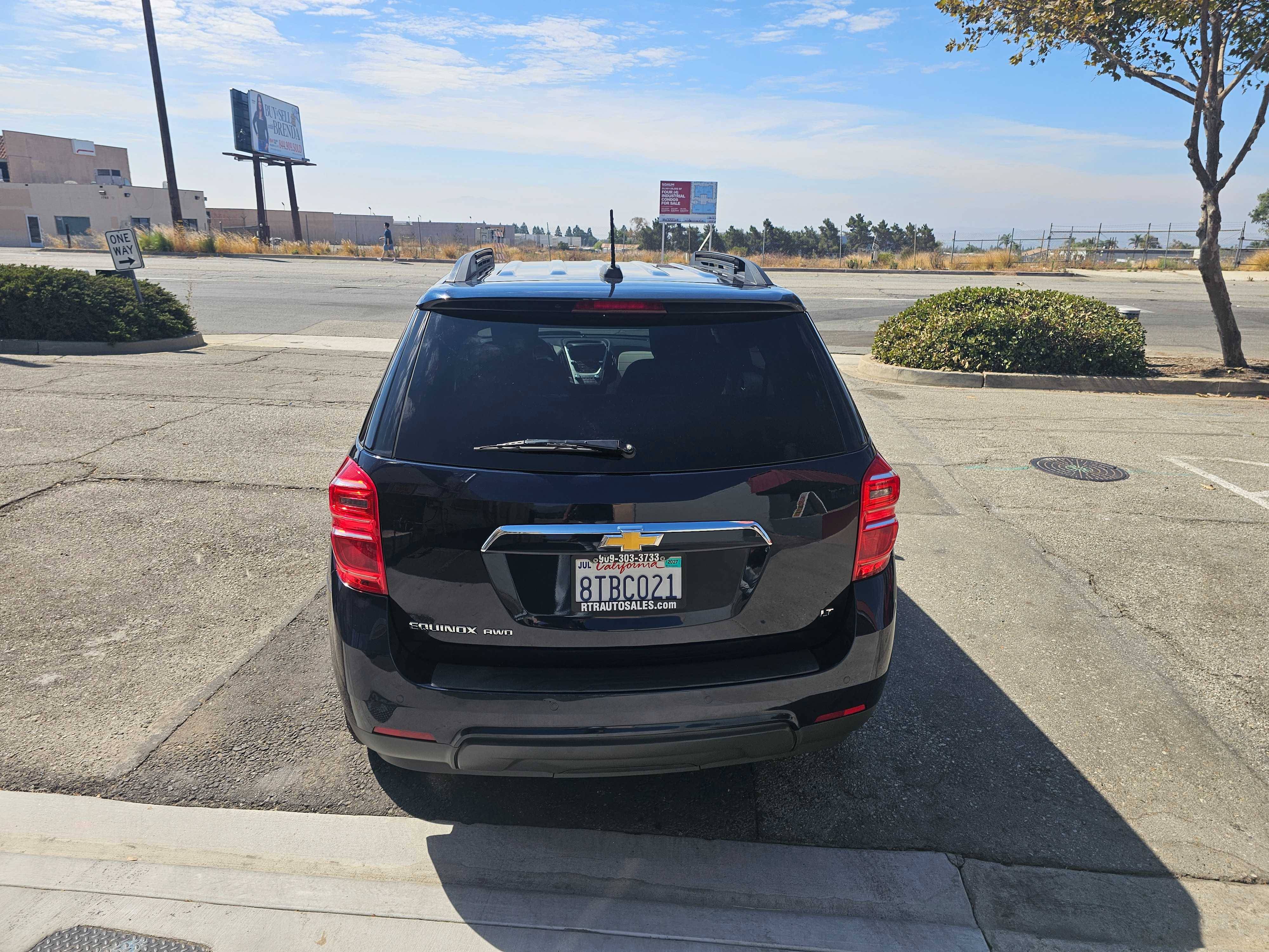 2017 Chevrolet Equinox LT - Photo 10