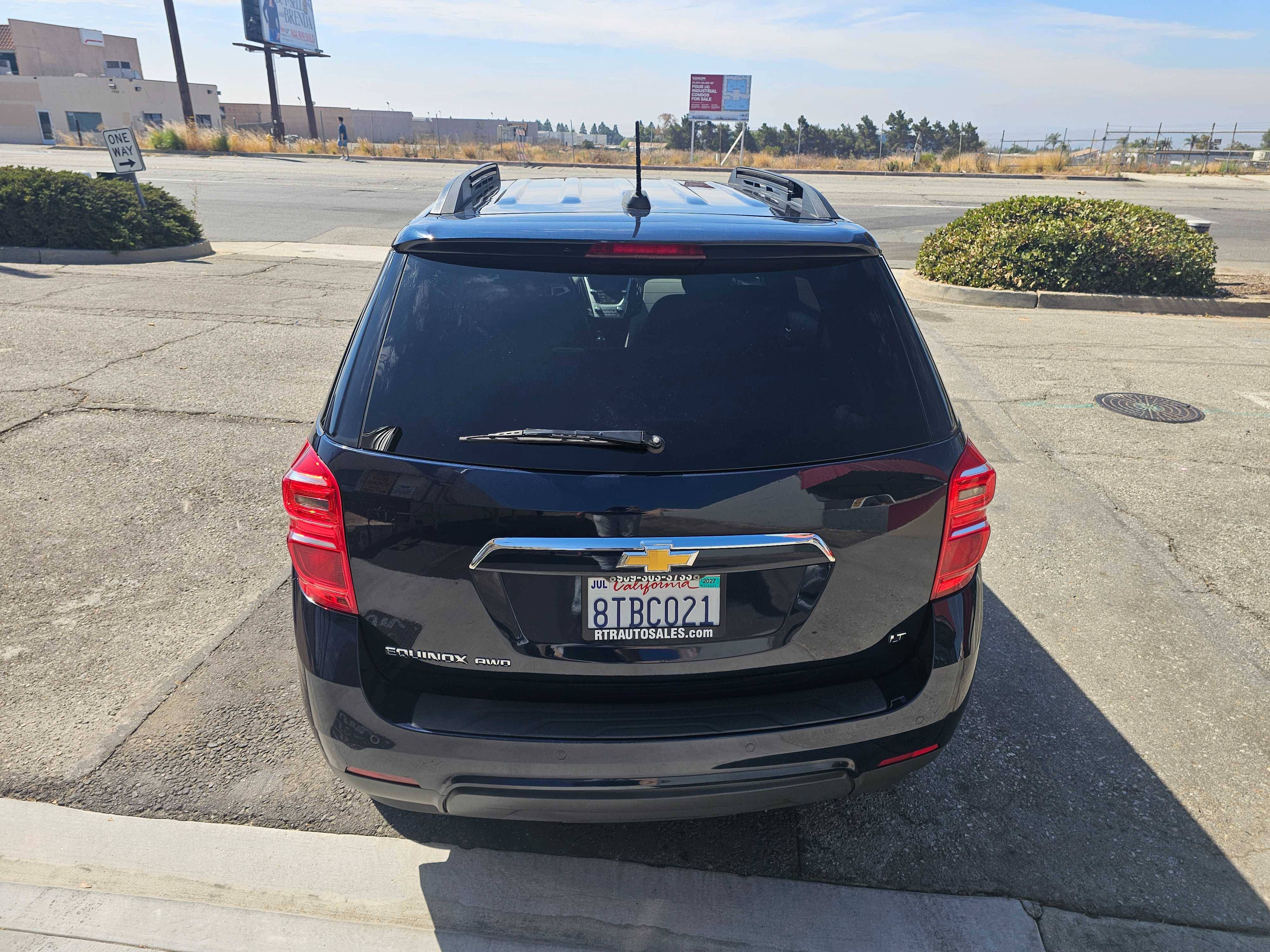 2017 Chevrolet Equinox LT - Photo 11