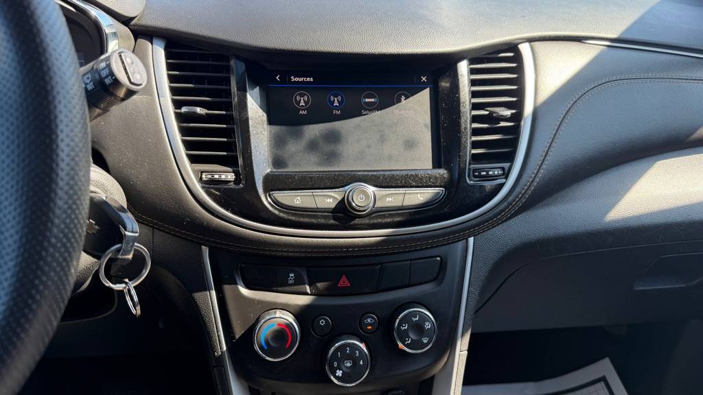 2022 Chevrolet Trax LS - Photo 18