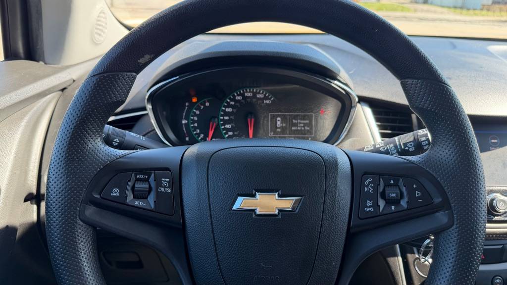 2022 Chevrolet Trax LS - Photo 16